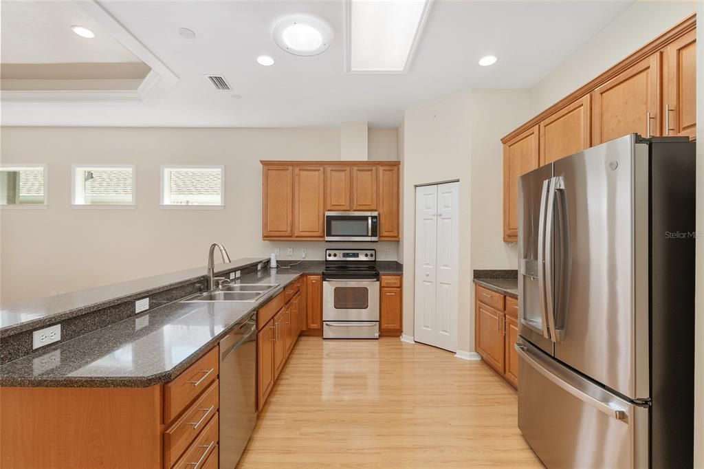 En Venta: $450,000 (3 camas, 2 baños, 2112 Pies cuadrados)