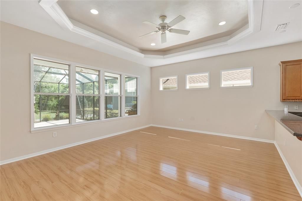 En Venta: $450,000 (3 camas, 2 baños, 2112 Pies cuadrados)