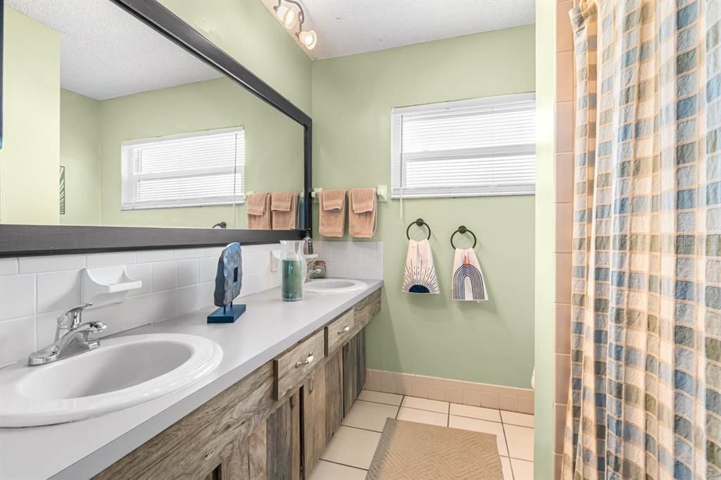 For Sale: $429,000 (3 beds, 2 baths, 1680 Square Feet)