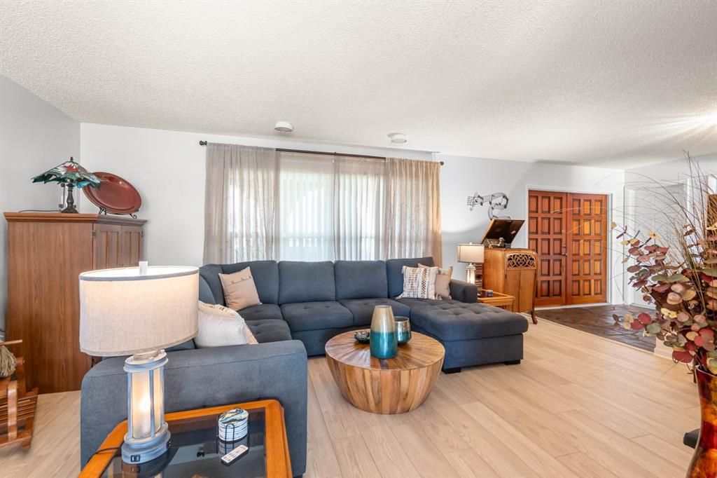 For Sale: $429,000 (3 beds, 2 baths, 1680 Square Feet)