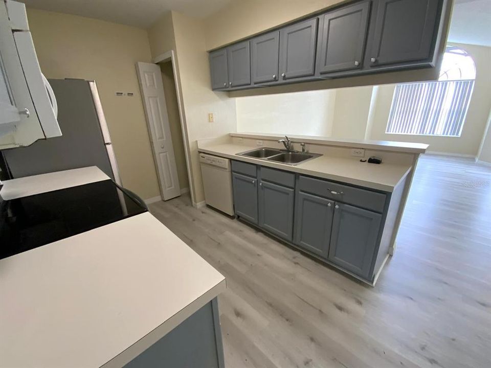 В аренду: $1,650 (3 спален, 2 ванн, 1251 Квадратных фут)