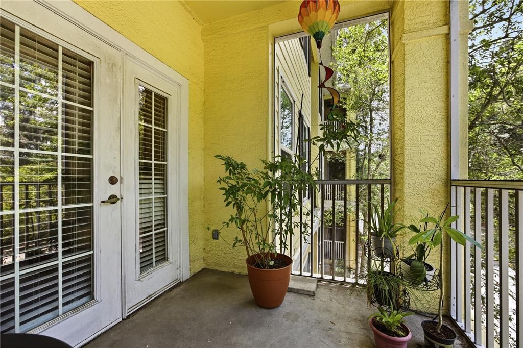 For Sale: $185,000 (2 beds, 2 baths, 1038 Square Feet)