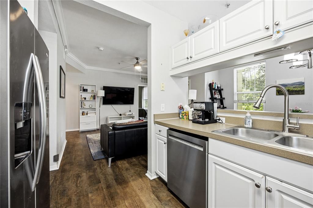 For Sale: $185,000 (2 beds, 2 baths, 1038 Square Feet)
