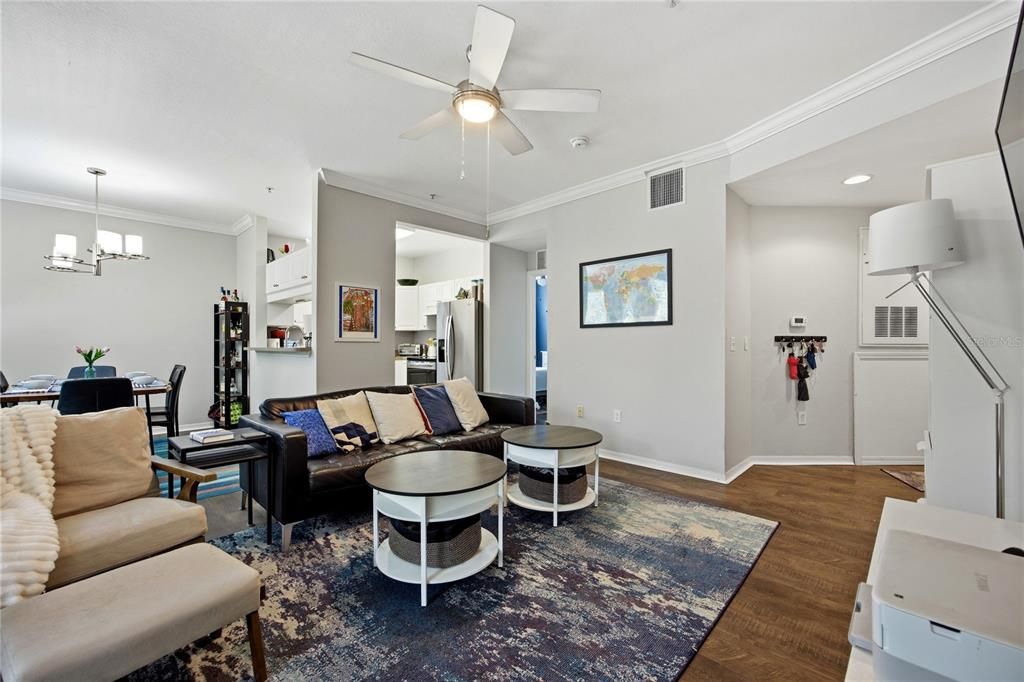 For Sale: $185,000 (2 beds, 2 baths, 1038 Square Feet)