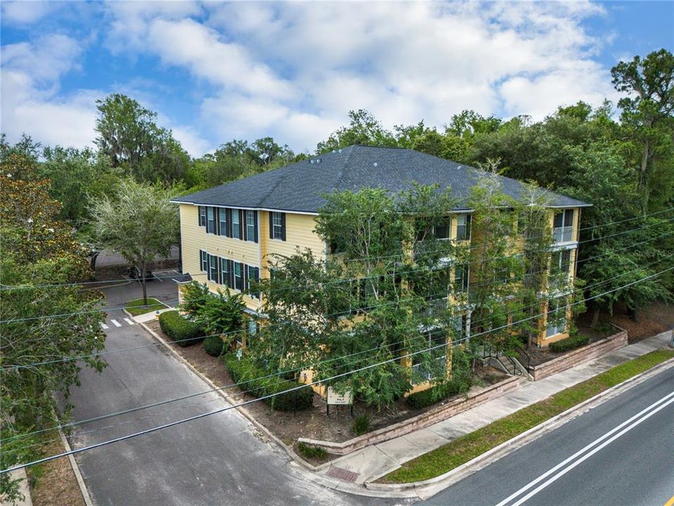 For Sale: $185,000 (2 beds, 2 baths, 1038 Square Feet)