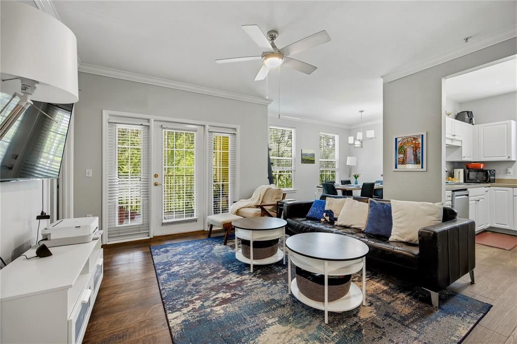 For Sale: $185,000 (2 beds, 2 baths, 1038 Square Feet)