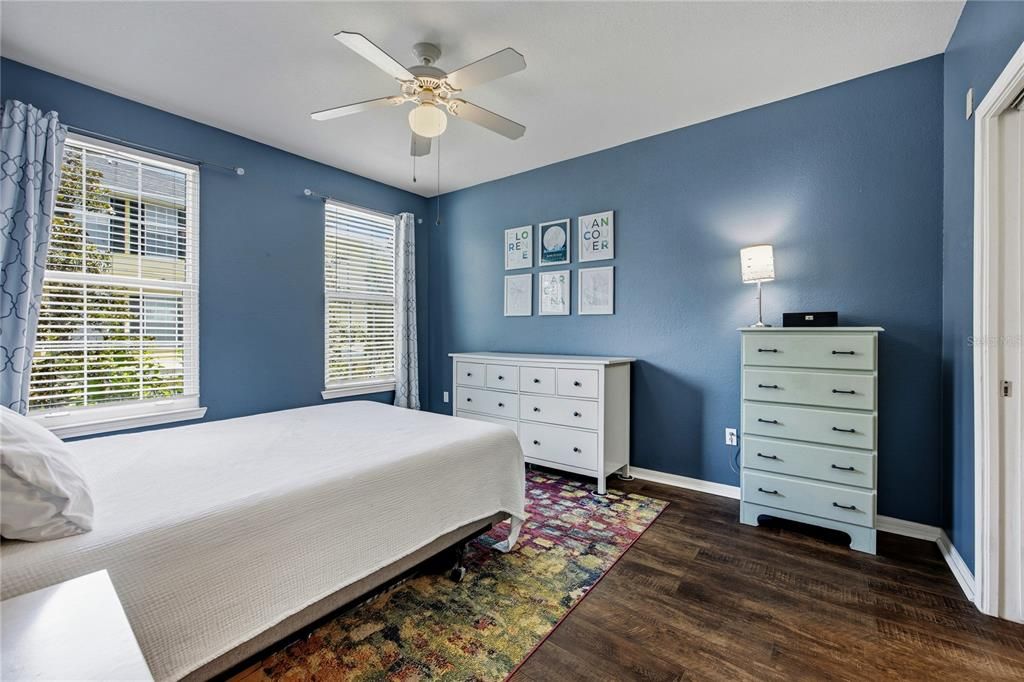 For Sale: $185,000 (2 beds, 2 baths, 1038 Square Feet)