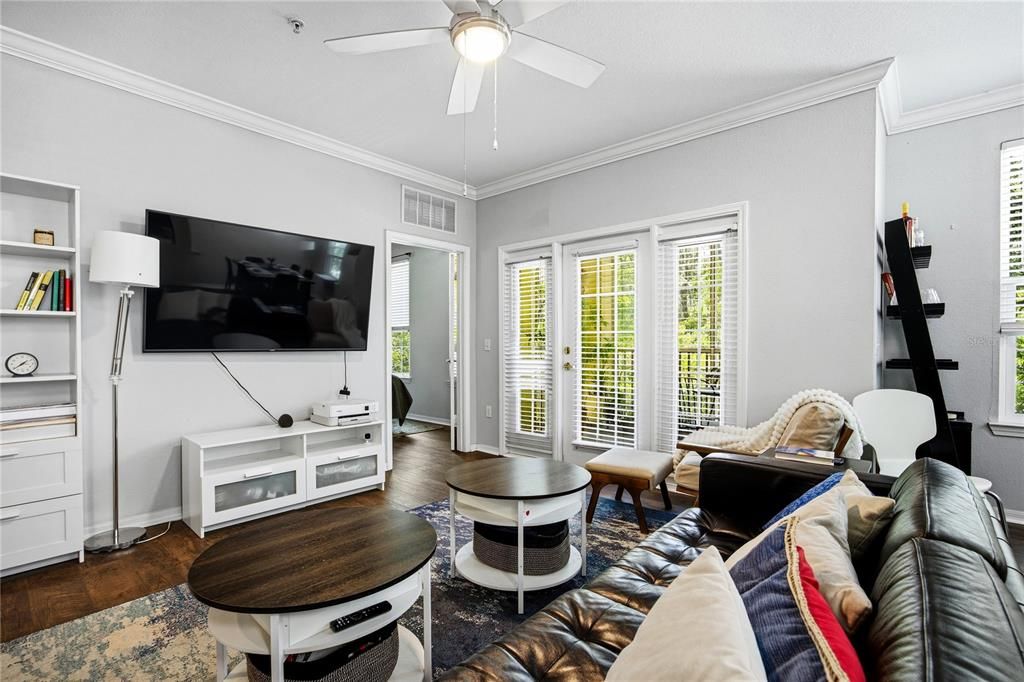 For Sale: $185,000 (2 beds, 2 baths, 1038 Square Feet)