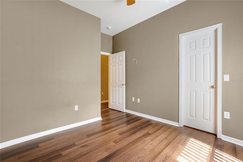 Active With Contract: $267,500 (2 beds, 2 baths, 1467 Square Feet)