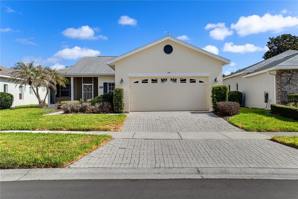 Active With Contract: $267,500 (2 beds, 2 baths, 1467 Square Feet)