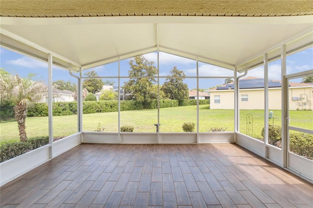 Active With Contract: $267,500 (2 beds, 2 baths, 1467 Square Feet)