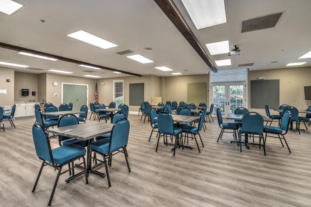 Active With Contract: $267,500 (2 beds, 2 baths, 1467 Square Feet)