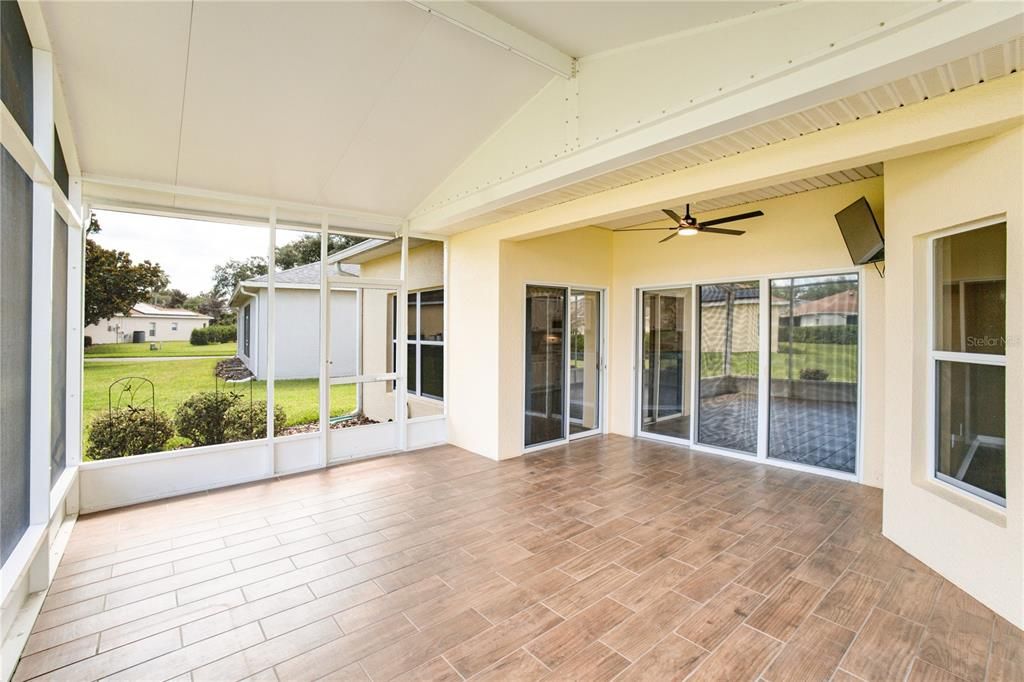 Active With Contract: $267,500 (2 beds, 2 baths, 1467 Square Feet)