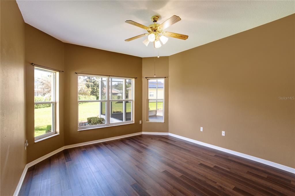 Active With Contract: $267,500 (2 beds, 2 baths, 1467 Square Feet)