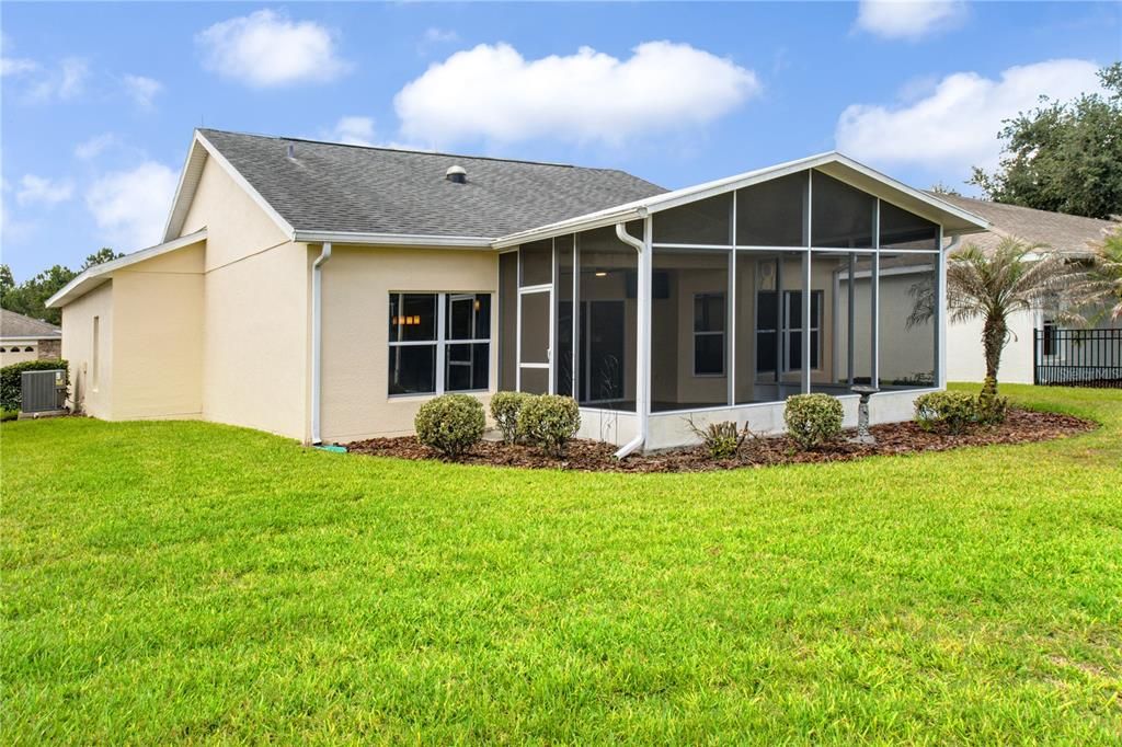 Active With Contract: $267,500 (2 beds, 2 baths, 1467 Square Feet)