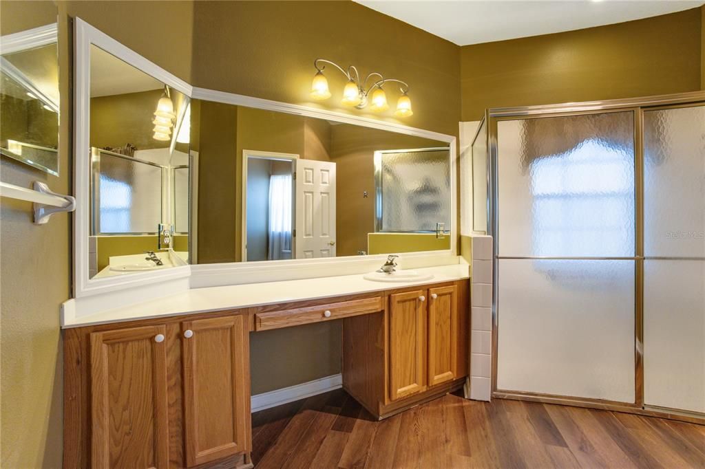 Active With Contract: $267,500 (2 beds, 2 baths, 1467 Square Feet)