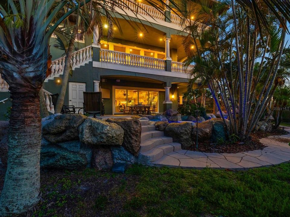 For Sale: $7,900,000 (6 beds, 6 baths, 9136 Square Feet)