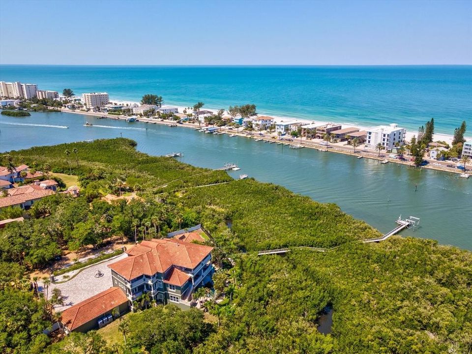 For Sale: $7,900,000 (6 beds, 6 baths, 9136 Square Feet)