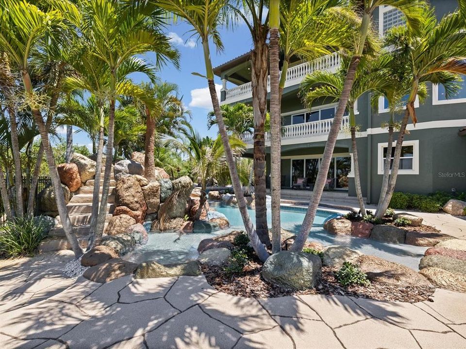 For Sale: $7,900,000 (6 beds, 6 baths, 9136 Square Feet)