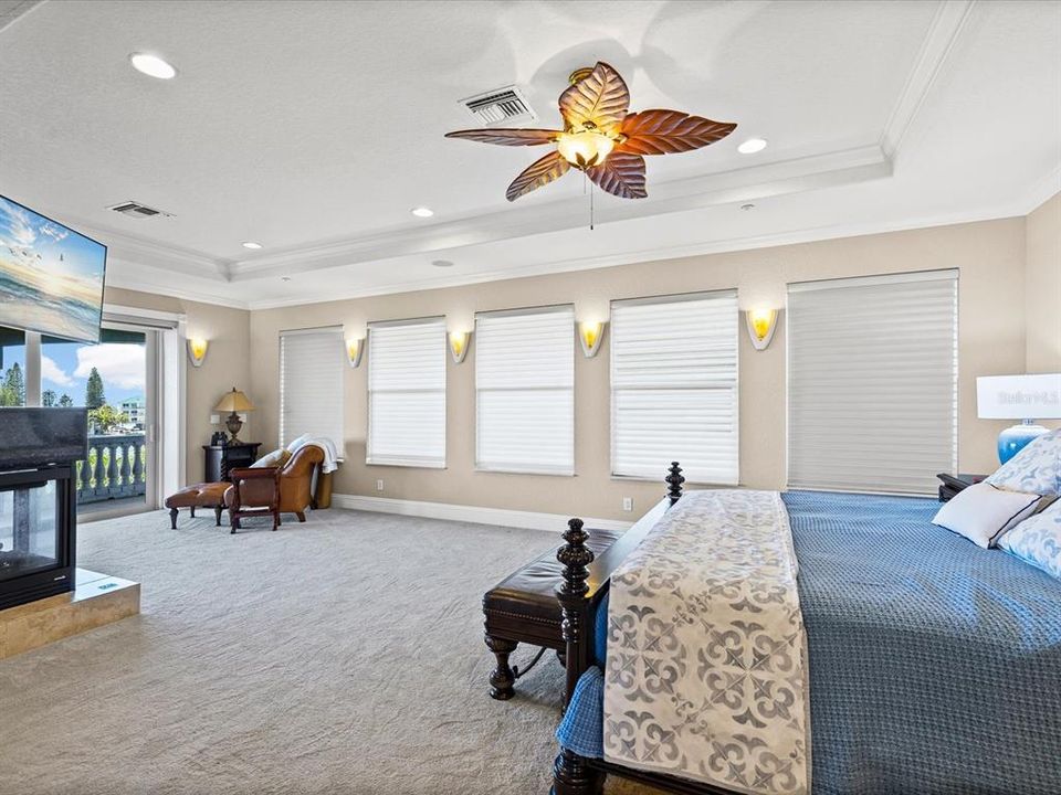 For Sale: $7,900,000 (6 beds, 6 baths, 9136 Square Feet)