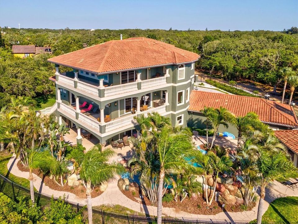 For Sale: $7,900,000 (6 beds, 6 baths, 9136 Square Feet)