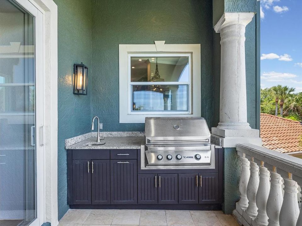For Sale: $7,900,000 (6 beds, 6 baths, 9136 Square Feet)