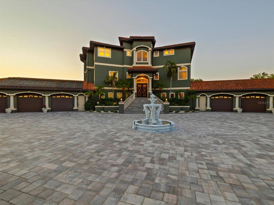 For Sale: $7,900,000 (6 beds, 6 baths, 9136 Square Feet)