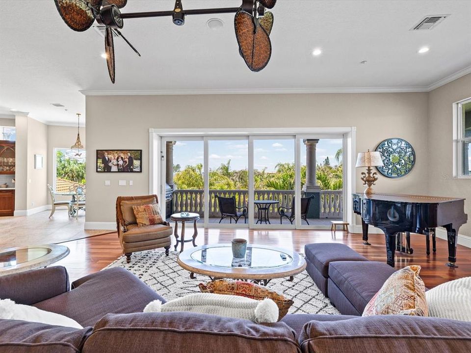 For Sale: $7,900,000 (6 beds, 6 baths, 9136 Square Feet)