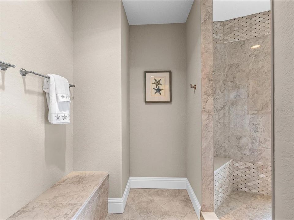 For Sale: $7,900,000 (6 beds, 6 baths, 9136 Square Feet)