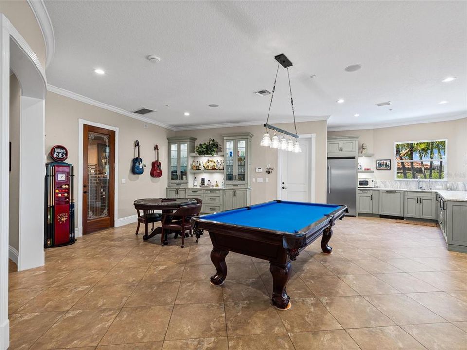 For Sale: $7,900,000 (6 beds, 6 baths, 9136 Square Feet)