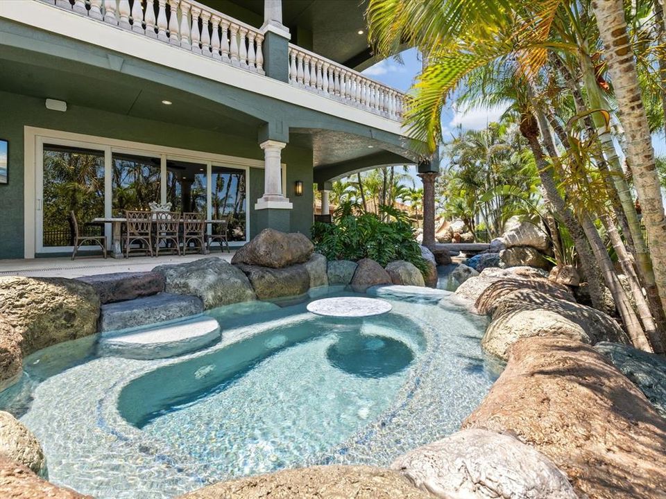 For Sale: $7,900,000 (6 beds, 6 baths, 9136 Square Feet)