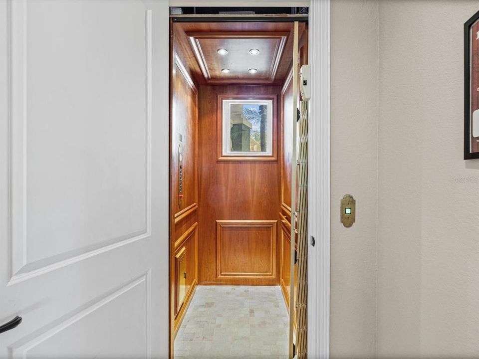 For Sale: $7,900,000 (6 beds, 6 baths, 9136 Square Feet)