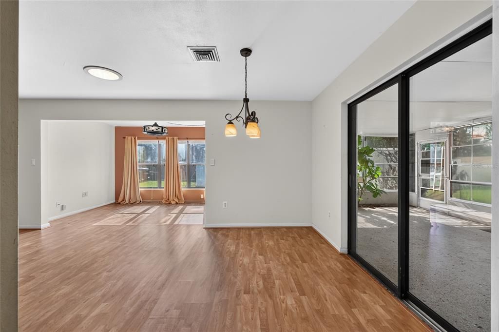 На продажу: $347,900 (3 спален, 2 ванн, 1738 Квадратных фут)