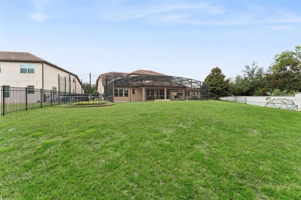 For Sale: $1,360,000 (5 beds, 4 baths, 4137 Square Feet)