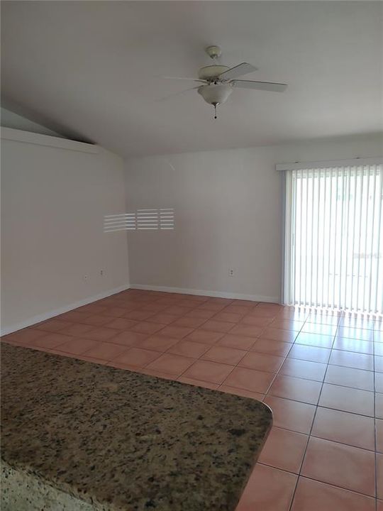 В аренду: $1,700 (3 спален, 2 ванн, 1250 Квадратных фут)
