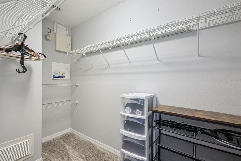 For Sale: $330,000 (3 beds, 2 baths, 1664 Square Feet)