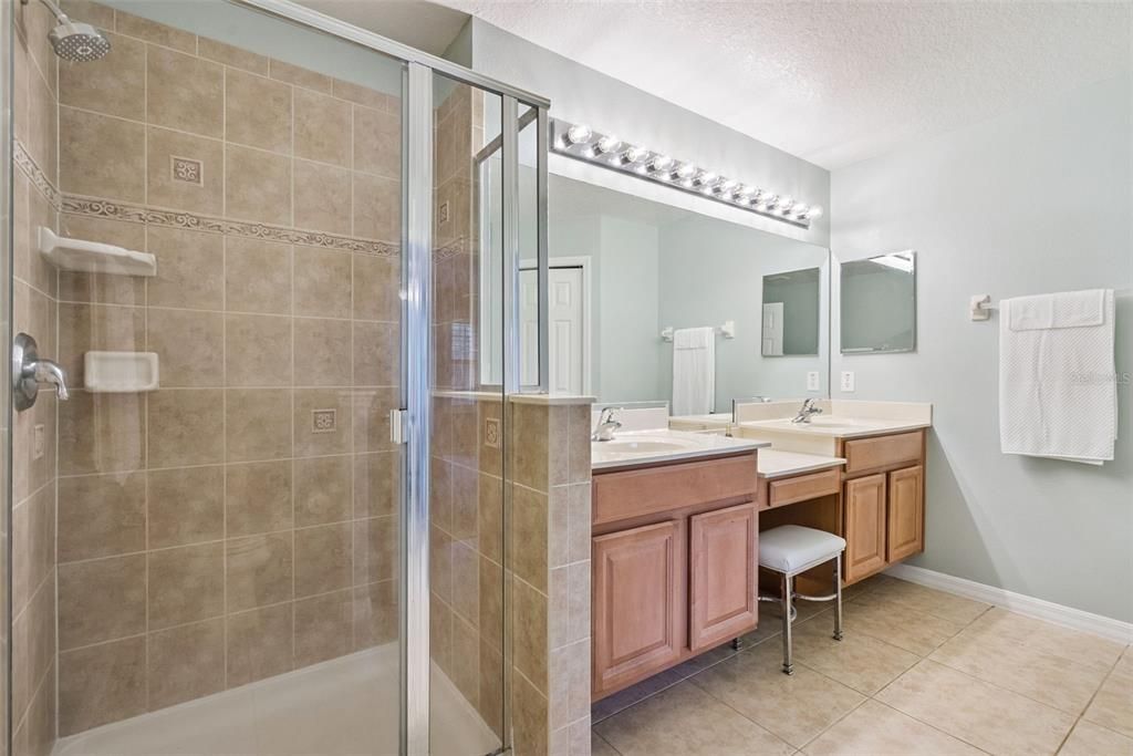 For Sale: $330,000 (3 beds, 2 baths, 1664 Square Feet)
