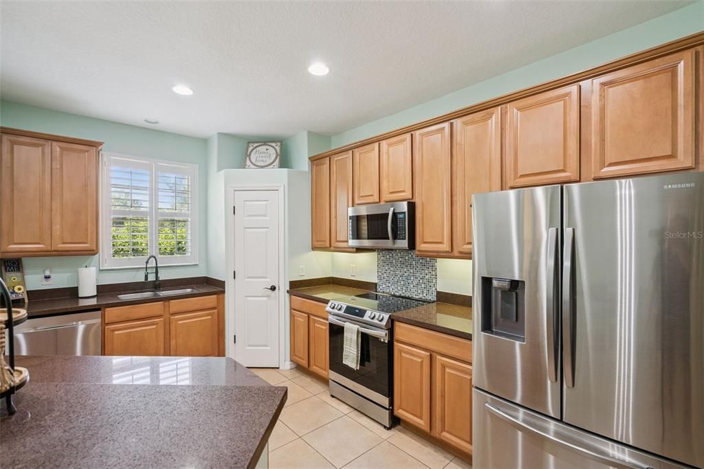 For Sale: $330,000 (3 beds, 2 baths, 1664 Square Feet)