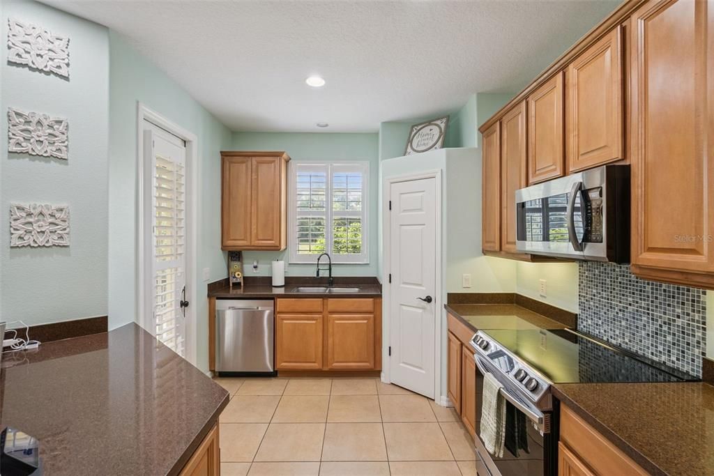 For Sale: $330,000 (3 beds, 2 baths, 1664 Square Feet)