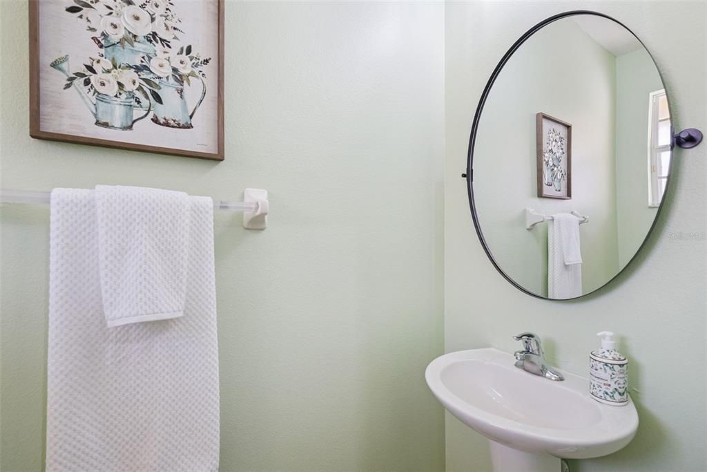 For Sale: $330,000 (3 beds, 2 baths, 1664 Square Feet)