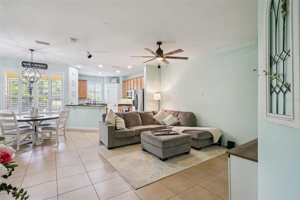 For Sale: $330,000 (3 beds, 2 baths, 1664 Square Feet)