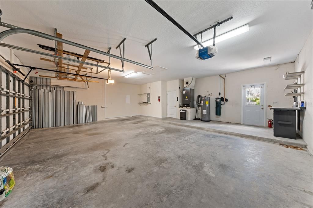 For Sale: $790,000 (5 beds, 4 baths, 3643 Square Feet)