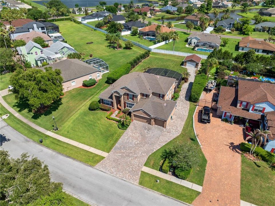 For Sale: $790,000 (5 beds, 4 baths, 3643 Square Feet)