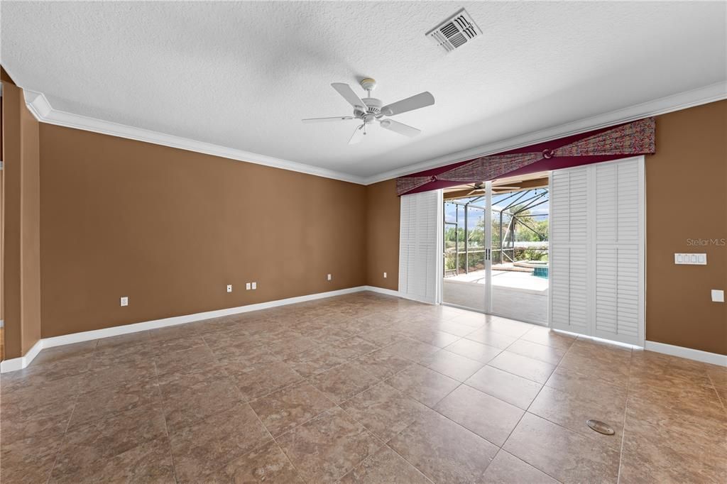 For Sale: $790,000 (5 beds, 4 baths, 3643 Square Feet)