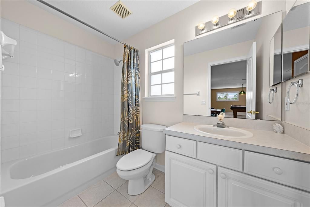 For Sale: $790,000 (5 beds, 4 baths, 3643 Square Feet)