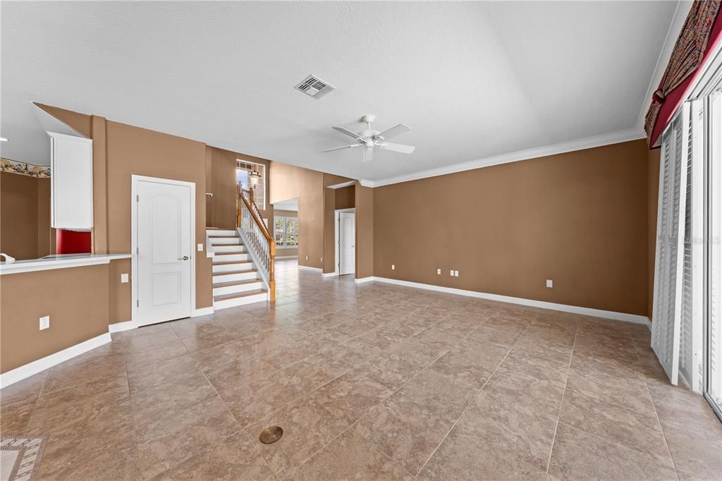 For Sale: $790,000 (5 beds, 4 baths, 3643 Square Feet)