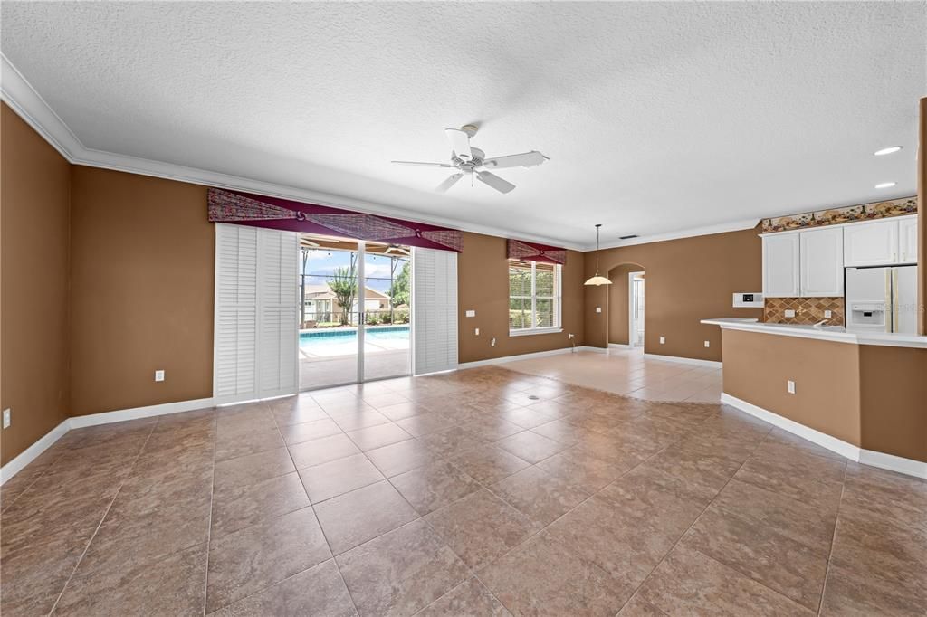 For Sale: $790,000 (5 beds, 4 baths, 3643 Square Feet)