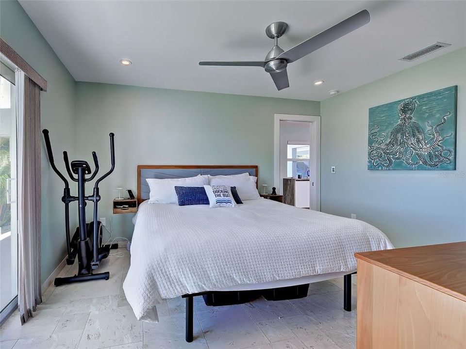 For Sale: $1,450,000 (1 beds, 2 baths, 1178 Square Feet)