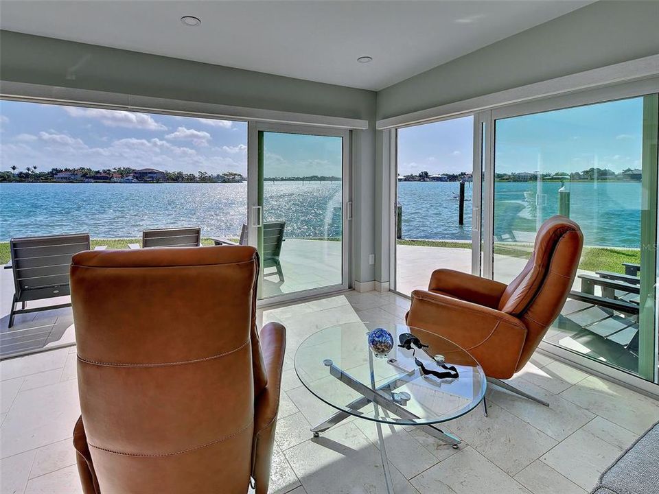 For Sale: $1,450,000 (1 beds, 2 baths, 1178 Square Feet)