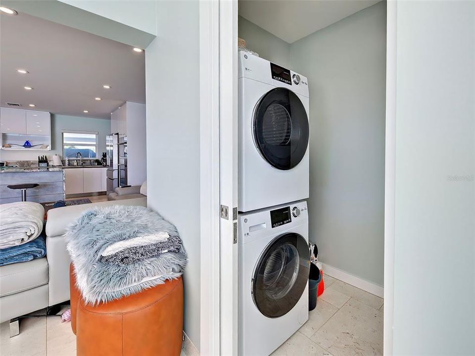 For Sale: $1,450,000 (1 beds, 2 baths, 1178 Square Feet)